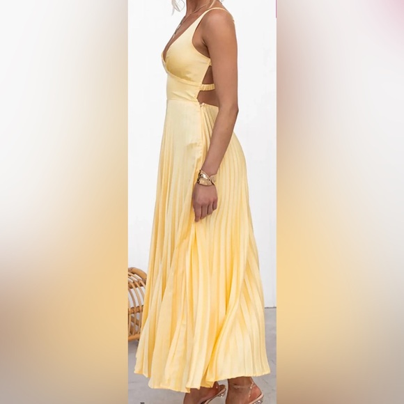 Butter Yellow Pleated Midi Dress Open Back Wedding Guest Size Medium - Picture 7 of 7